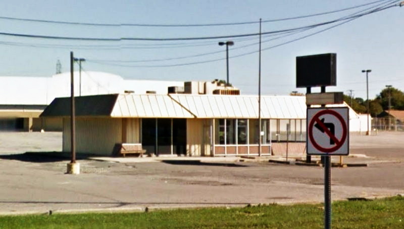 K-Mart Chef - 13 Mile And Schoenherr Location (newer photo)